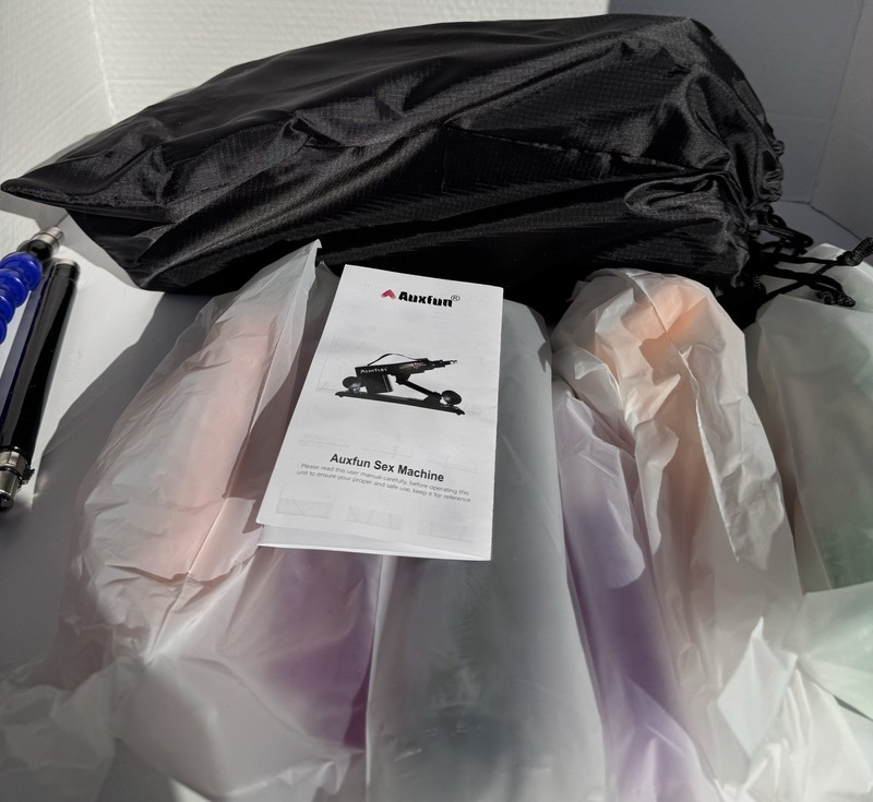 Sex Machine Dildo Machine with Realistic Dildo 3XLR. Brand New!All Dildos Sealed gallery
