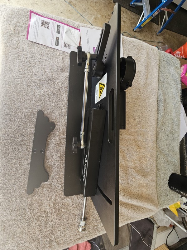 Hismith Premium 2.0 Adjustable Machine and 3 separate attachments, Item is used!