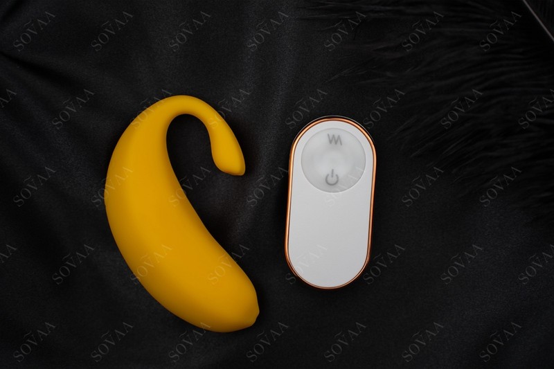 SOVAA Touch Banana Bliss – Curved Vibrator | App + Remote, 9 Modes, USB