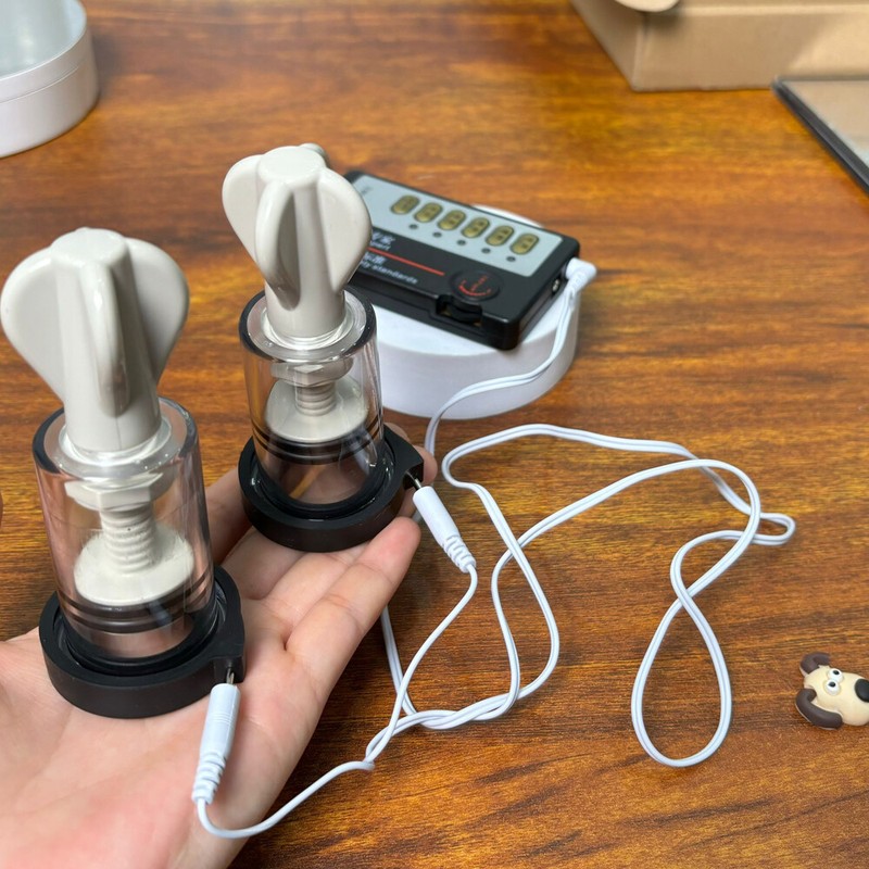 E-stim Nipple Sucker Shock Breast Clitoris Stimulate Massager Women Men Sex Toys