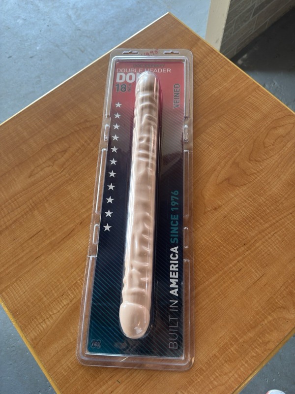 Doc Johnson Double Header Dong 18” Veined White