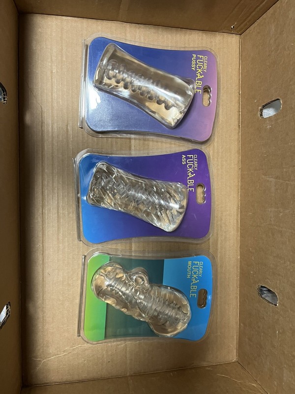 3 clearly fuckable pussy, ass or mouth, masturbators