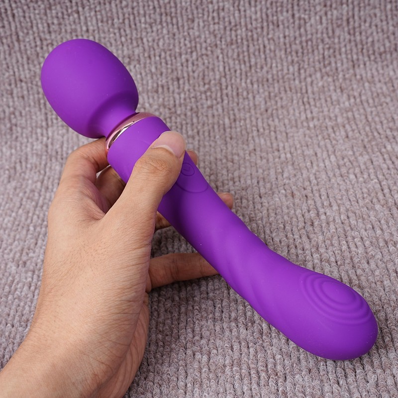 Lesbian Vibrator Double Head Huge Dildo Strong Vibration Super Real Huge Penis gallery