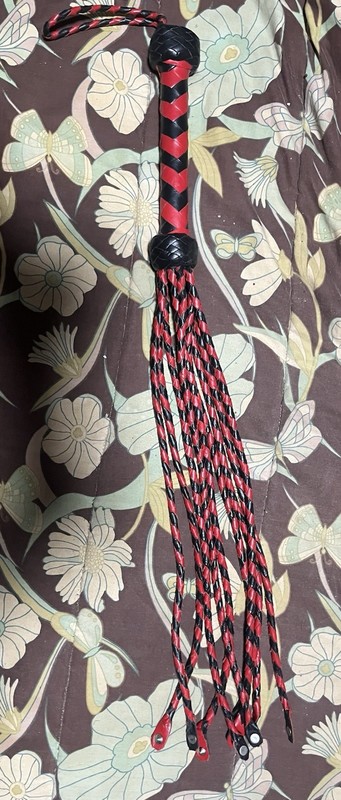 Sex BDSM Cowhide Real Leather Flogger Braided Falls Steel Studs