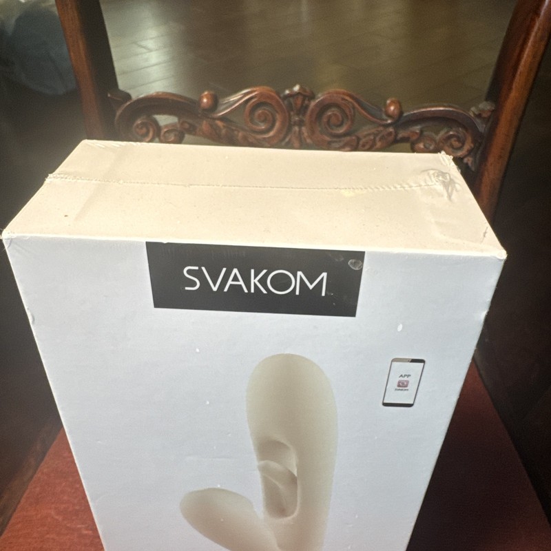 Svakom Tapping Suction & Vibrating Wand NEW SEALED gallery