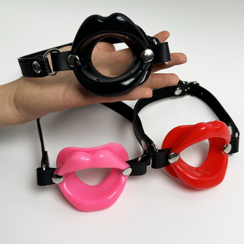Silicone Lips O Ring Open Mouth Gag with Adjustable Belts Oral Bandage Restraint