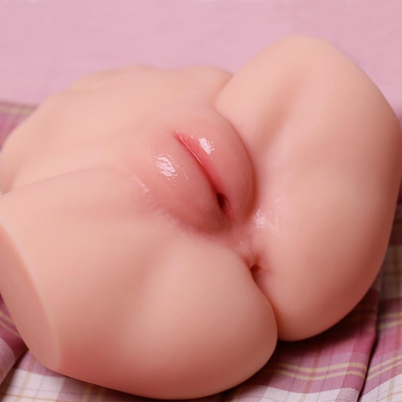 Small Size Male Masturbator with Realistic Features for Enhanced Sensation gallery