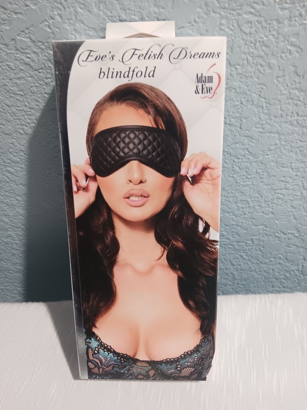 Eve&rsquo;s Fetish Dreams Blindfold Black Leather