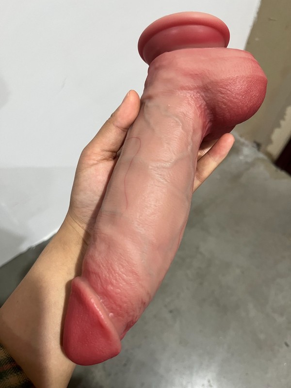 Thick Realistic Dildo Penis Liquid Silicone Strong Suction Cup Sex Toys for Adul