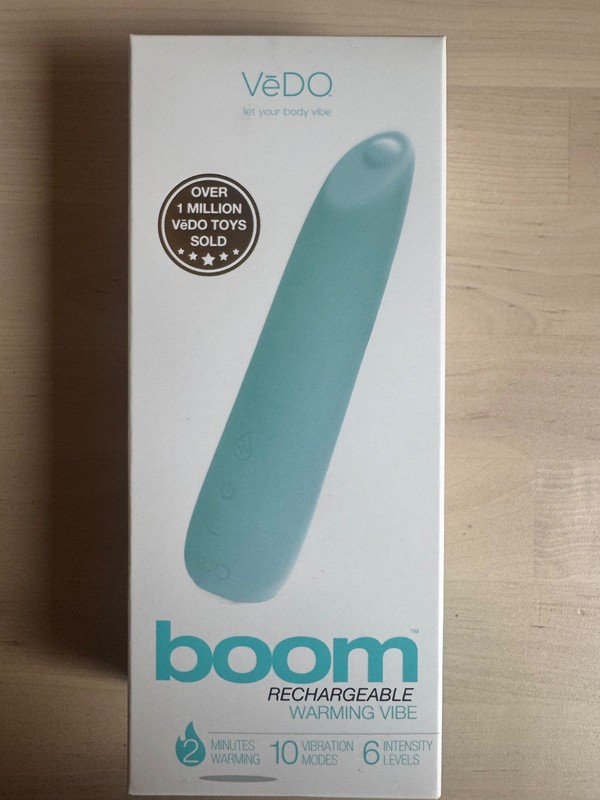 Vedo Boom Rechargeable Vibrator New in Box Turquoise